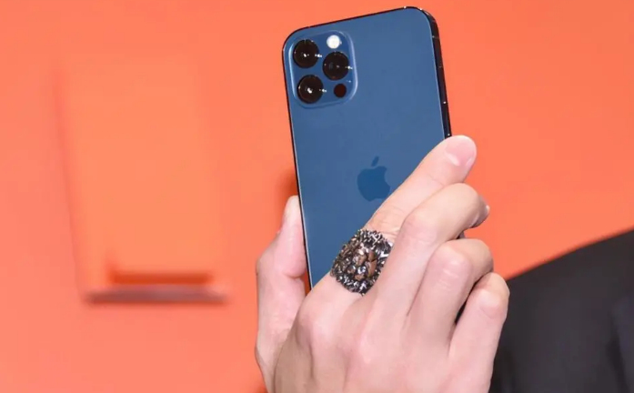 南皮苹果手机维修分享iPhone12系列重启方法教程 